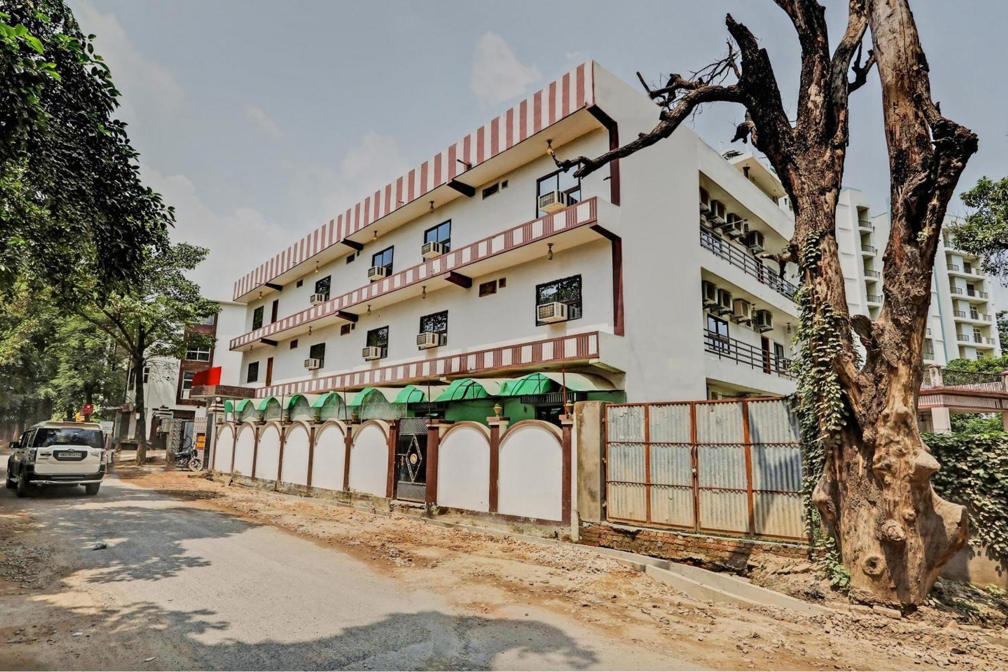 Hotel O Lotus Inn Varanasi Exterior photo