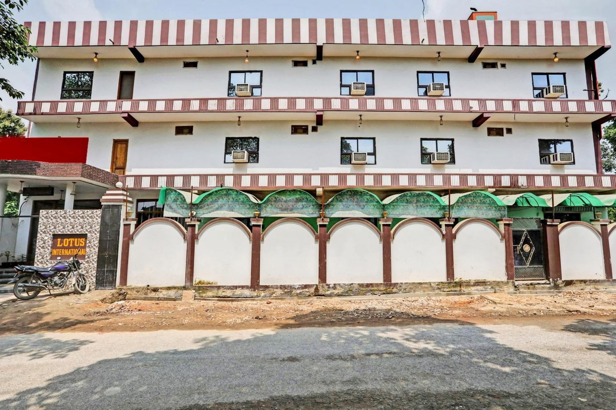 Hotel O Lotus Inn Varanasi Exterior photo