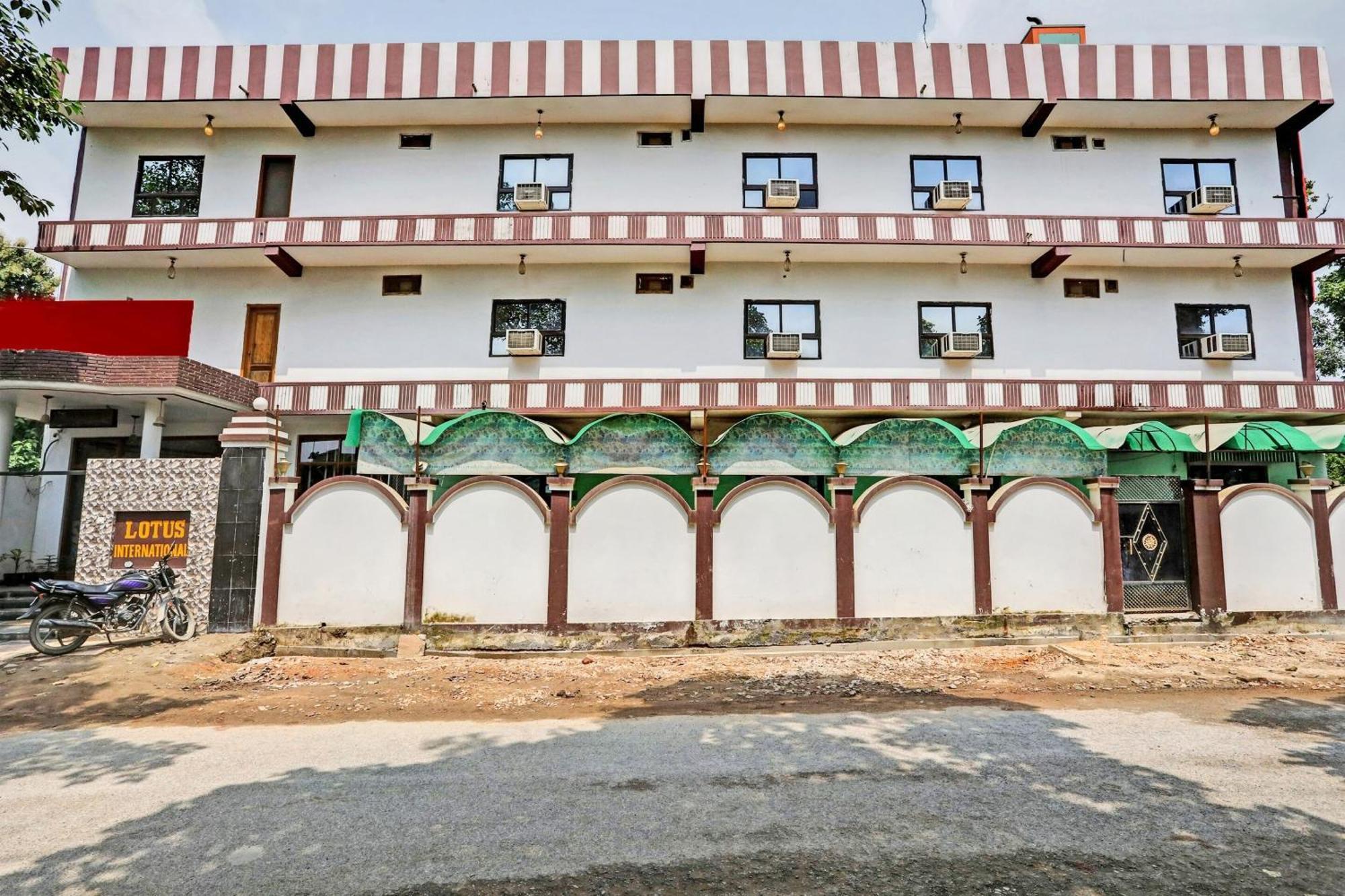 Hotel O Lotus Inn Varanasi Exterior photo